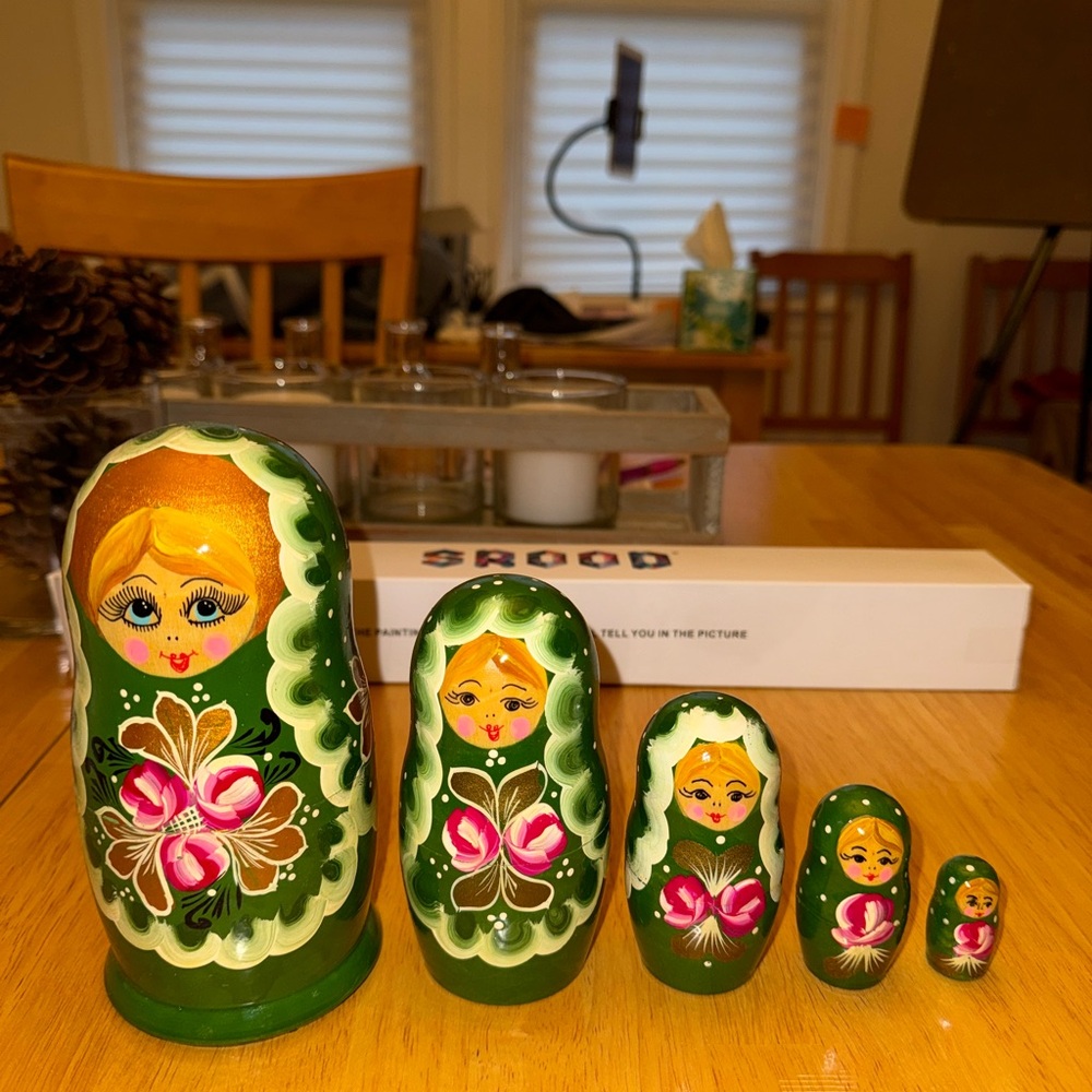 Green Floral Nesting Dolls Set